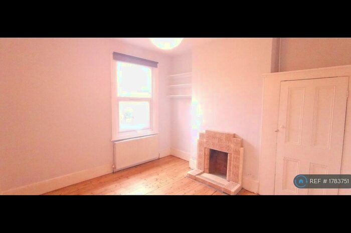 3 Bedroom Maisonette To Rent In Heysham Road, London, N15