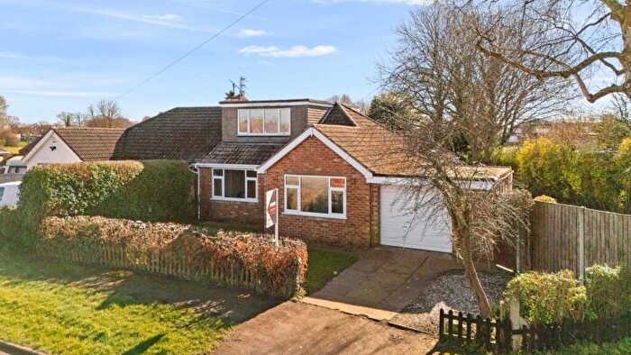 3 Bedroom Bungalow For Sale In St Christophers Road, Humberston, DN36
