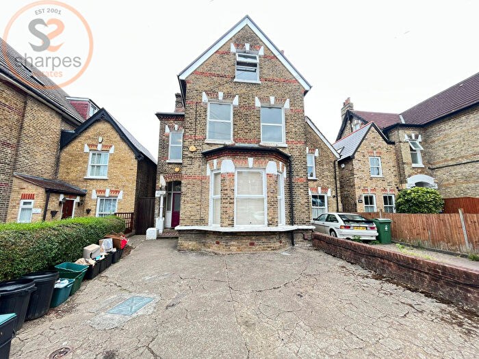 2 Bedroom Flat To Rent In Langley Road, Beckenham, London, BR3