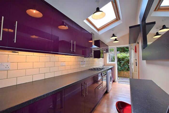 5 Bedroom Terraced House To Rent In Bed Student Home - Martyrs Field Road, CT1