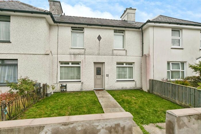 3 Bedroom Terraced House For Sale In Adwy'r Nant, Bethesda, Bangor, Gwynedd, LL57