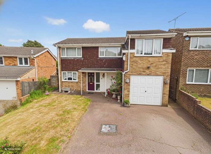 5 Bedroom Detached House For Sale In Russet Close, Strood, Rochester, ME2