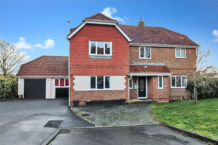 5 Bedroom Detached House For Sale In Lyall Close, Blunsdon, Swindon, Wiltshire, SN25