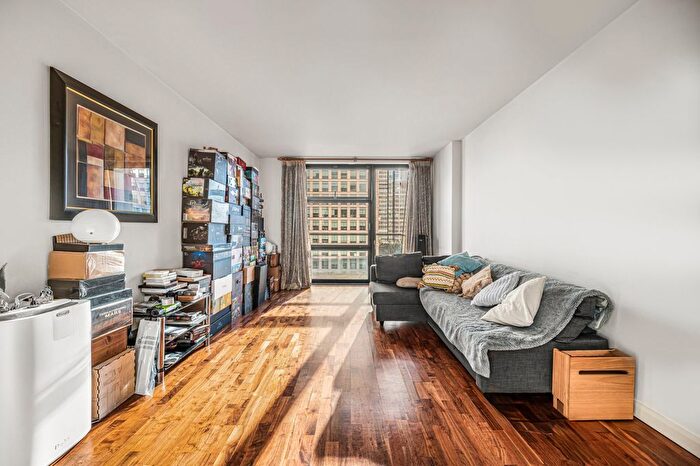 1 Bedroom Flat To Rent In South Quay Square, South Quay, E14