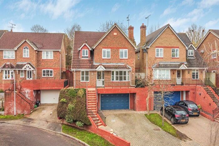 4 Bedroom Detached House To Rent In Ammanford, Caversham, Reading, RG4
