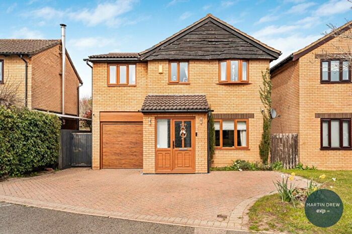 5 Bedroom Detached House For Sale In Holly Close, Brackley, NN13