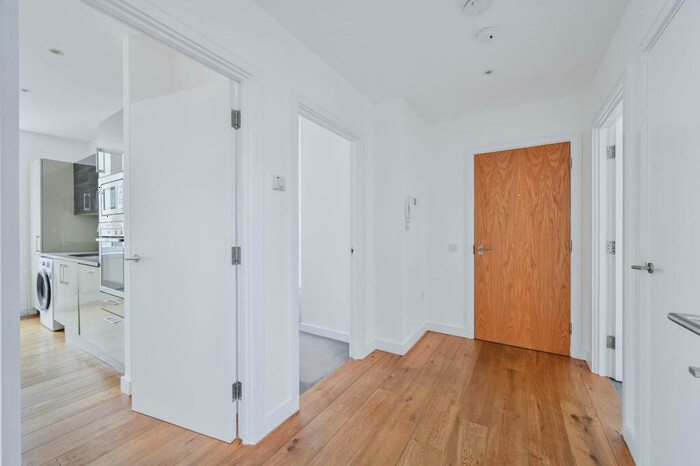 2 Bedroom Flat To Rent In Honduras Street, Clerkenwell, London, EC1Y