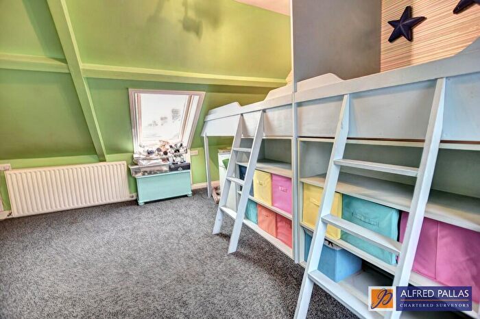 2 Bedroom Terraced Bungalow For Sale In Stranton Terrace, Roker, SR6