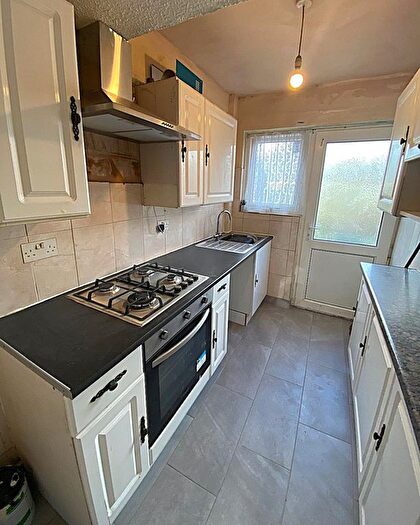 3 Bedroom Terraced House To Rent In Whitaker Road, Cardiff, CF24