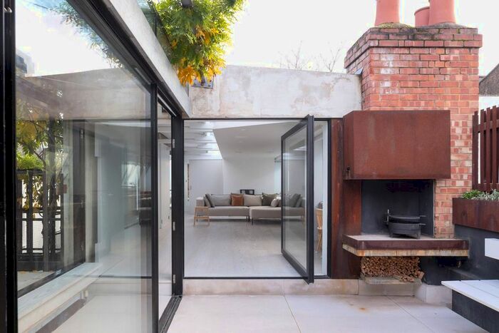 5 Bedroom Detached House To Rent In Vernon Yard, Notting Hill, W11