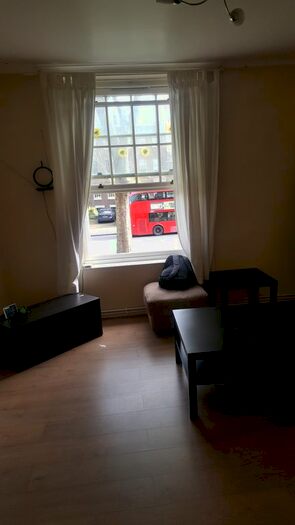 2 Bedroom Flat To Rent In Wedgwood House, Kennington Road, Lj, SE11