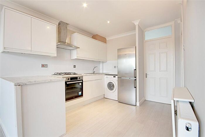 1 Bedroom Maisonette To Rent In Robertson Close, Broxbourne, Hertfordshire, EN10