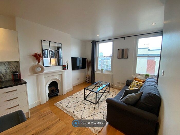 2 Bedroom Flat To Rent In Piemonte Walk, London, SW6