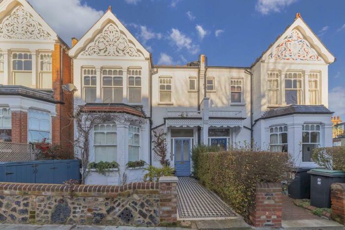 3 Bedroom Flat To Rent In Muswell Road, London, N10