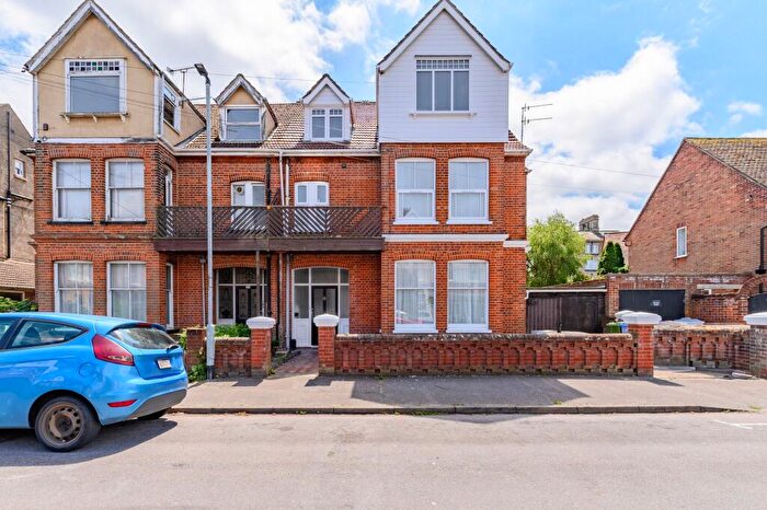 2 Bedroom Apartment To Rent In Lyndhurst Road, Lowestoft, NR32