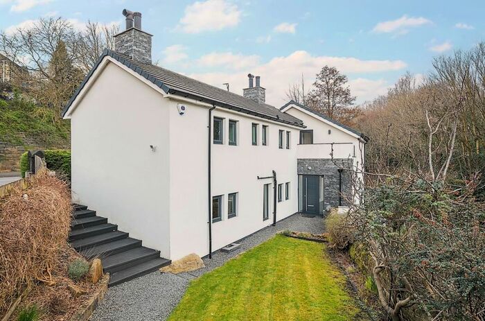 4 Bedroom Detached House For Sale In Troy Road, Horsforth, Leeds, LS18