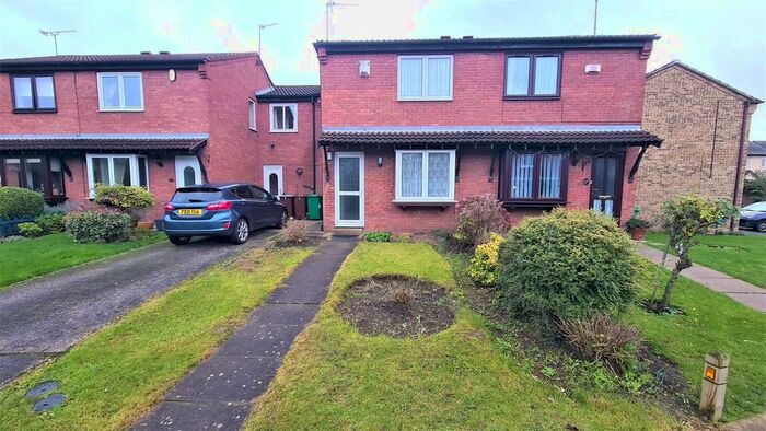 2 Bedroom Semi-Detached House To Rent In Corsham Gardens, NG3