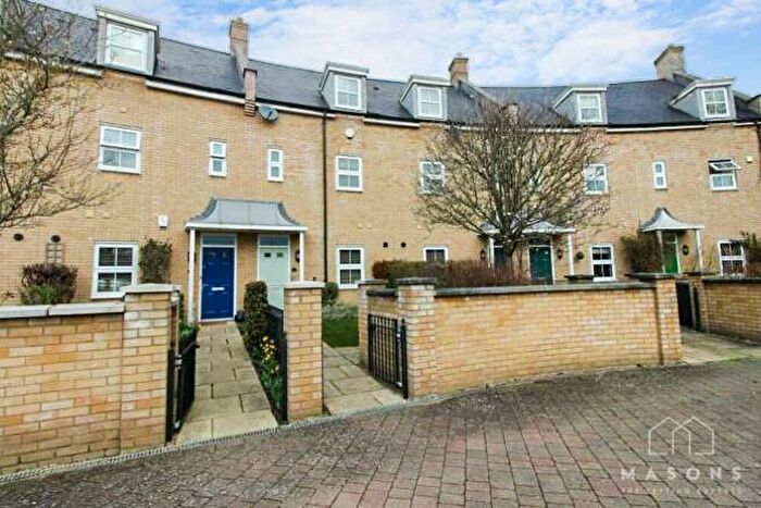 4 Bedroom Town House To Rent In Heronslee, Shefford, SG17