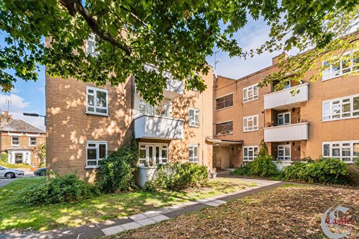 3 Bedroom Flat To Rent In Clemence Court, Lynton Road, Crouch End, N8
