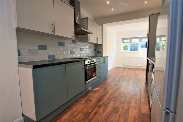 3 Bedroom Terraced House To Rent In Effingham Road, Harringay, London, N8