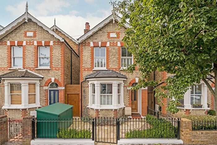4 Bedroom Detached House For Sale In St. Georges Road, Kingston Upon Thames, KT2