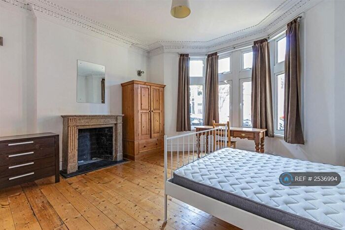 2 Bedroom Flat To Rent In Princes Street, Cardiff, CF24