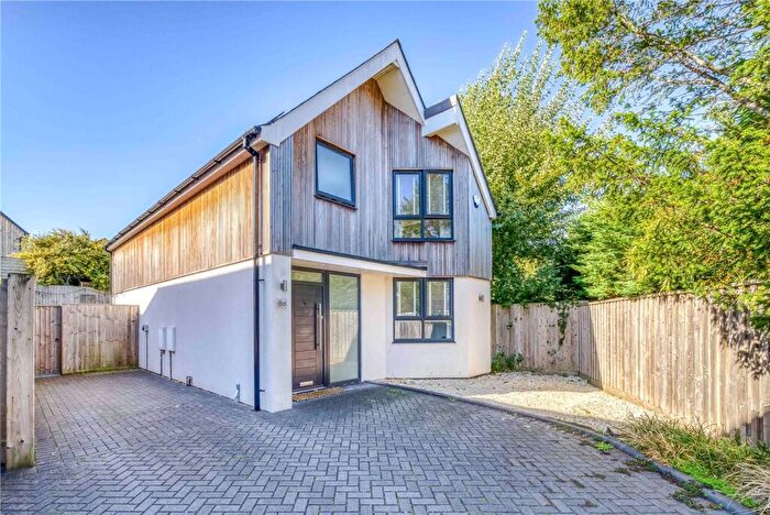 3 Bedroom Detached House For Sale In Leslie Road, Whitecliff, Poole, Dorset, BH14