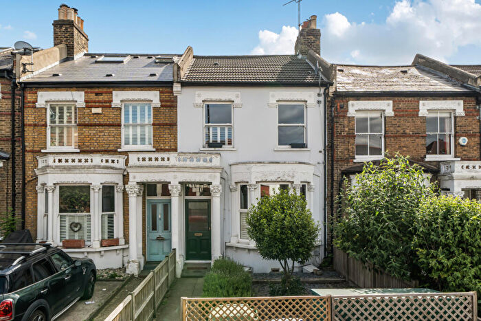 2 Bedroom Flat For Sale In Forest Hill Road, East Dulwich, London, SE22