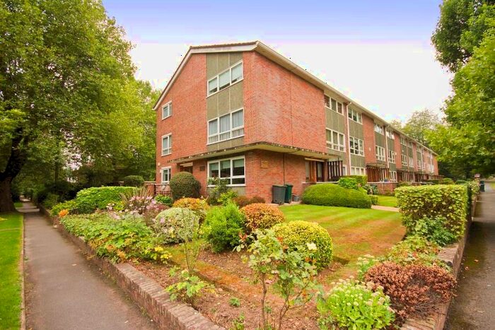 2 Bedroom Flat To Rent In Penn House, Main Avenue, Moor Park, HA6