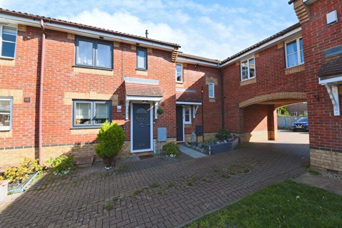 3 Bedroom Terraced House For Sale In Warren Drive, Basildon, Essex, SS14