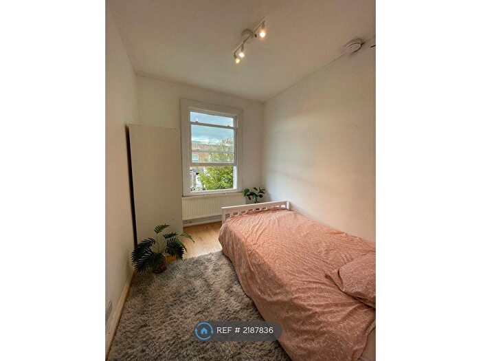 3 Bedroom Flat To Rent In Portnall Road, London, W9
