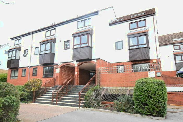 1 Bedroom Flat To Rent In Hamilton Court, - Wellington Road, Bournemouth, BH8