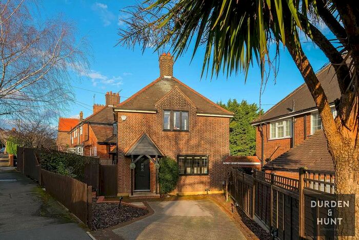 3 Bedroom Detached House To Rent In Roding View, Buckhurst Hill, IG9