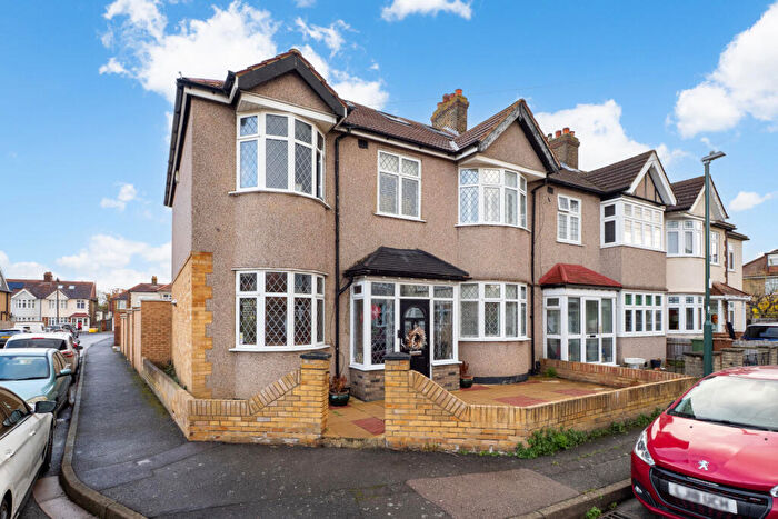 5 Bedroom End Of Terrace House For Sale In Carlton Crescent, Cheam, Sutton, SM3