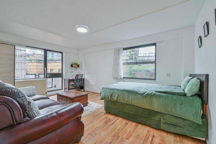1 Bedroom Flat To Rent In Newton Street, Covent Garden, London, WC2B