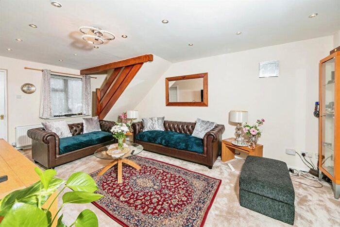3 Bedroom End Of Terrace House For Sale In Harrington Close, Lower Earley, Reading, RG6