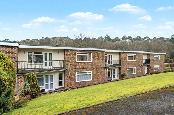 2 Bedroom Flat For Sale In Hurstmere Close, Grayshott, Hindhead, Hampshire, GU26