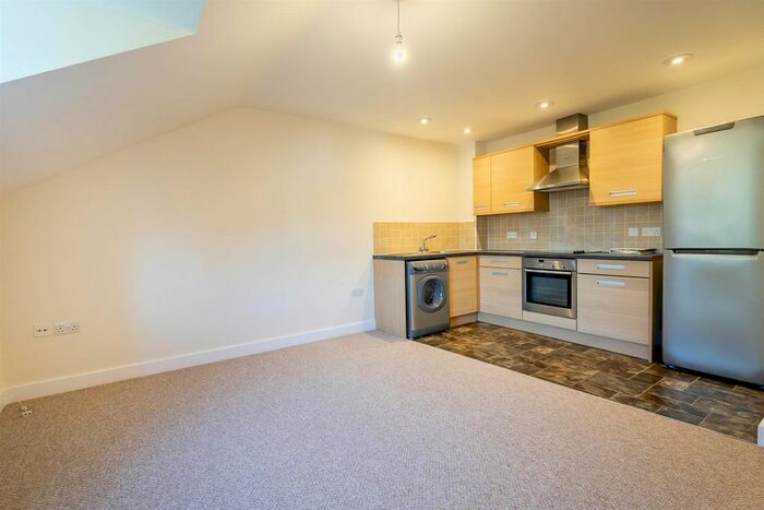 2 Bedroom Flat To Rent In Stephenson Court, York, YO26