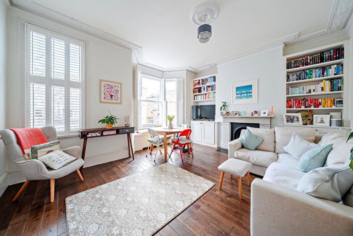 3 Bedroom Flat For Sale In Offley Road, London, SW9
