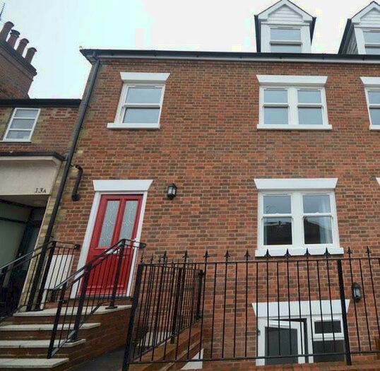 3 Bedroom Town House To Rent In Western Road, Winchester, Hampshire, SO22