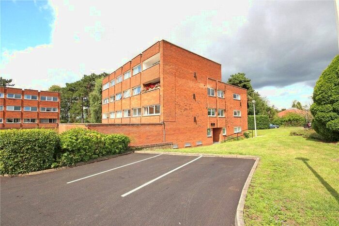 2 Bedroom Flat To Rent In Crosthwaite Court, Harpenden, Hertfordshire AL5