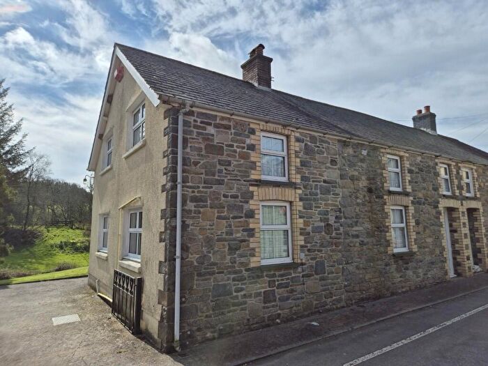 3 Bedroom Semi Detached House For Sale In Llwyncelyn Cottages, SA32