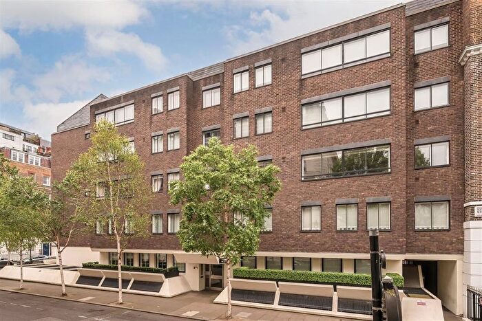 3 Bedroom Flat For Sale In Queen Anne Street, Marylebone, W1G