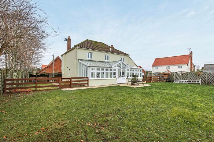 4 Bedroom Detached House For Sale In Tuns Road, Necton, PE37