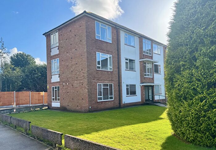 1 Bedroom Flat For Sale In Balfour Court, Lichfield Road, Four Oaks, B74