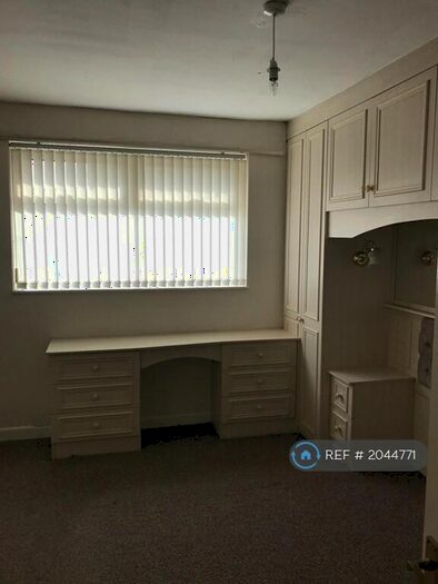 2 Bedroom Semi-Detached House To Rent In Chester Avenue, Dukinfield, SK16