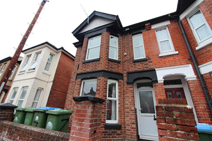 4 Bedroom Semi Detached House To Rent In Burlington Road, Southampton, SO15