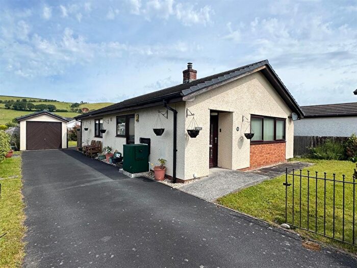 3 Bedroom Detached Bungalow For Sale In Ger Y Llan, Penrhyncoch, Aberystwyth, SY23