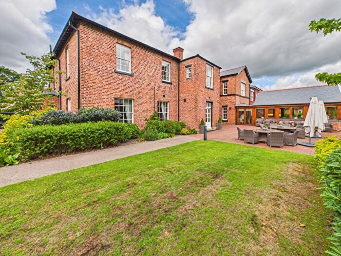 2 Bedroom Flat For Sale In Apt, Boughton Hall Filkins Lane, Chester -, CH3