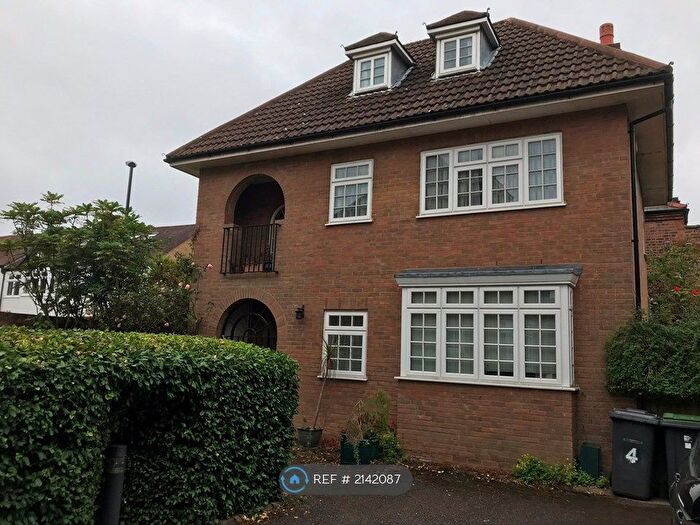 4 Bedroom Detached House To Rent In Alexandra Mews, London, N2